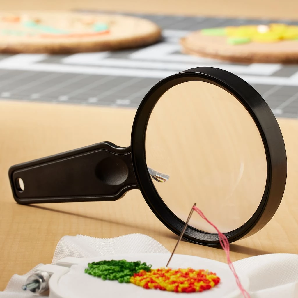 Top 10 ✨ ArtMinds™Hand Magnifier, 2x to 4.5x Bifocal Lens 😍 2 Top 10 ✨ ArtMinds™Hand Magnifier, 2x to 4.5x Bifocal Lens 😍 - Image 2